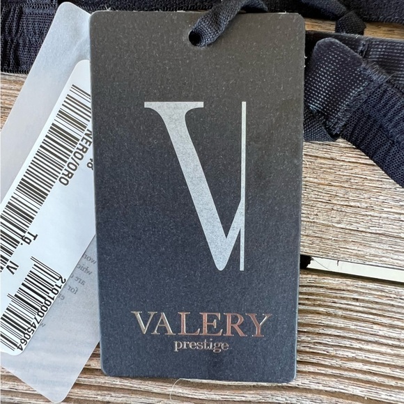 Valery Prestige Collection Luxury Gold Triangle Bra 38B Tulle Leavers Lace NWT - Picture 11 of 16